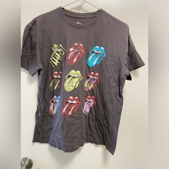 the Rolling Stones Tops - Rolling Stones grey tongues tee size small